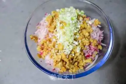 Make Pork and radish buns step 5