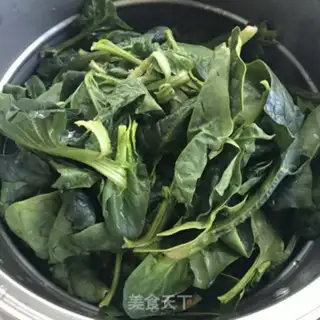 Make The oily spinach step 0