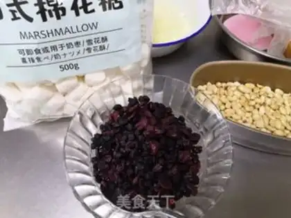 Make Cow Rolling Sugar step 0