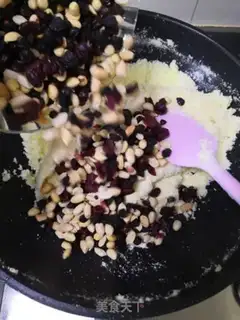 Make Cow Rolling Sugar step 6