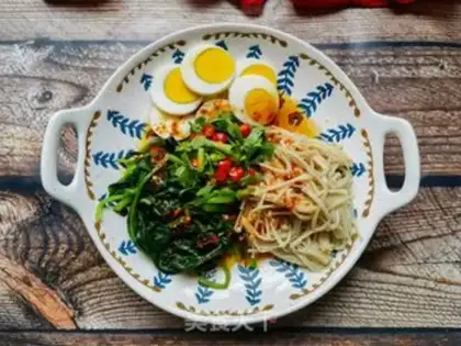 Make Golden fungus spinach with eggs step 10