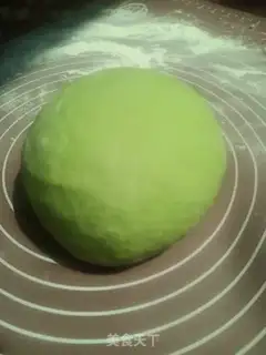 Make A spinach juice bun step 7