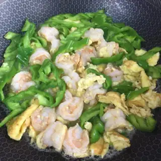 Make Cream pepper and shrimp step 5