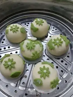 Make A spinach juice bun step 14