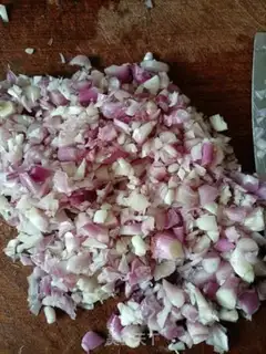 Make Onion oil step 1