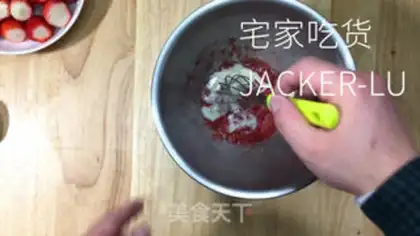 Make Tea strawberry rolls step 15