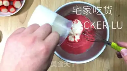 Make Tea strawberry rolls step 17