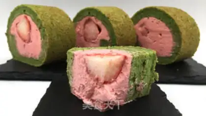 Make Tea strawberry rolls step 26