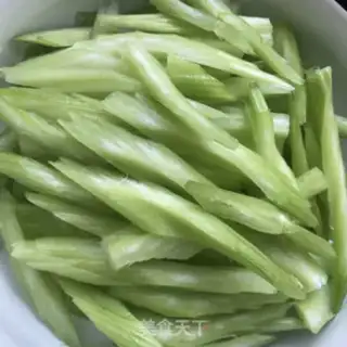 Make Celery fried eggs step 3