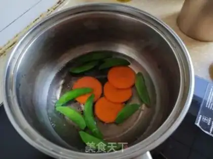 Make Soybeans egg sandwich step 1