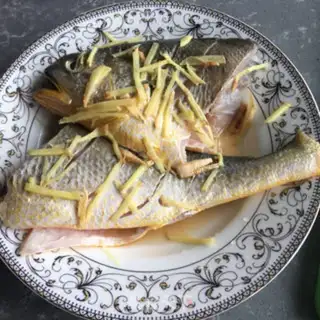 Make Snow cuisine and yellowfish step 0