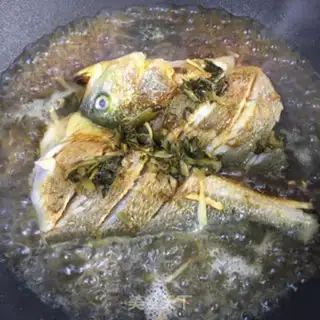 Make Snow cuisine and yellowfish step 3