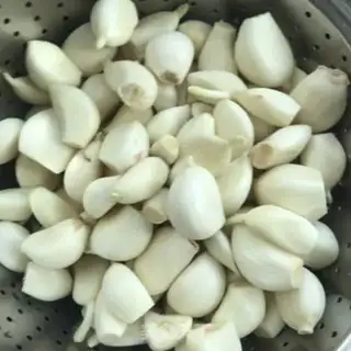 Make Garlic pepper sauce step 1