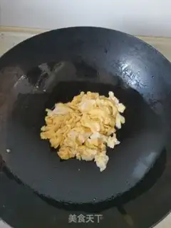 Make Garlic silhouettes and wooden eggs step 3