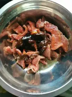 Make Golden mushroom roast beef step 0