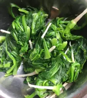 Make A spinach pastry curry bone step 5