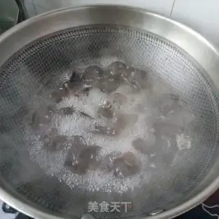 Make cucumber-mucked eggs step 0