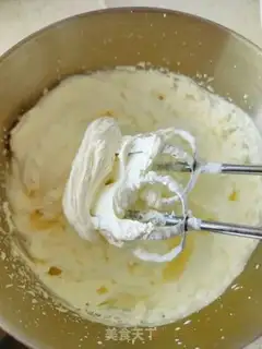 Make Red velvet cream cake step 2