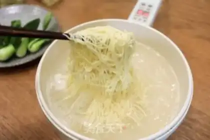 Make Soy sauce soup step 4