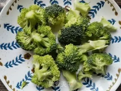 Make Golden pins and mushrooms and broccoli step 1