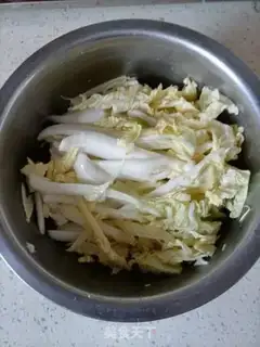 Make Creamed cabbage step 1