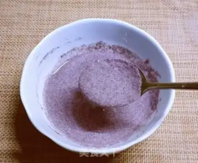 Make Black rice egg pancakes step 3