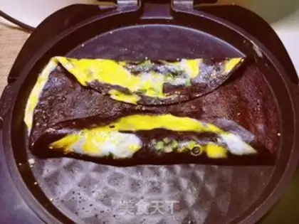 Make Black rice egg pancakes step 8