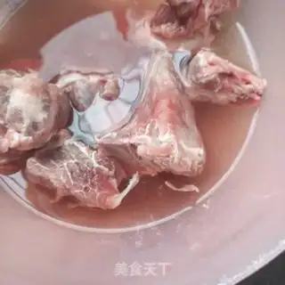 Make Pyramid ribs soup step 2