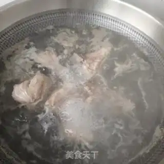 Make Pyramid ribs soup step 3