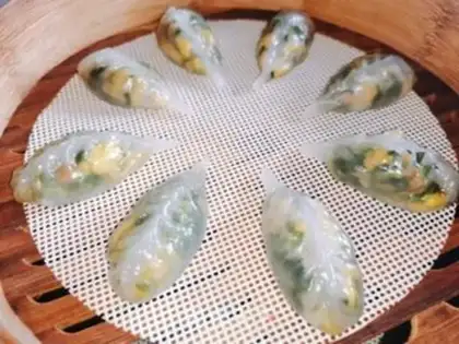 Make Spinach egg crystal dumplings step 5