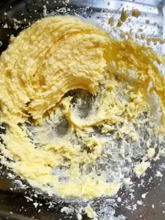 Make Almond cinnamon cookies step 4