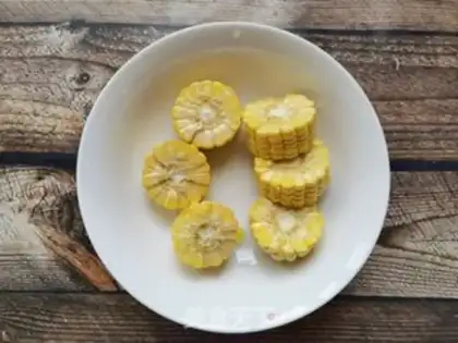 Make The corn and chicken soup step 4