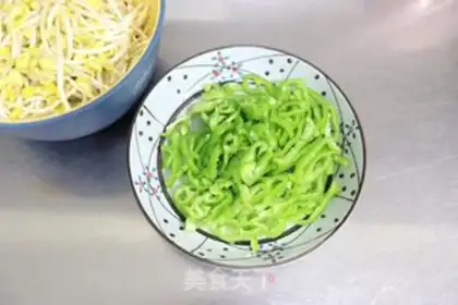 Make Sour pepper soybeans step 1