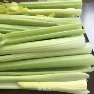 Make Garlic peppers for celery step 0