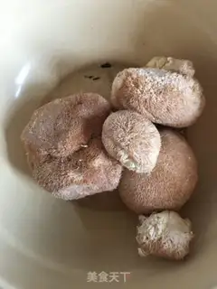 Make Monkey mushroom fan soup step 0