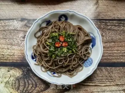 Make The fragrance sauce and the wheat noodles step 5