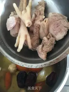Make Monkey mushroom fan soup step 5