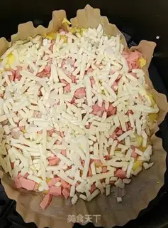 Make banana egg ham pizza step 1