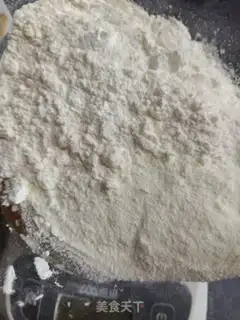 Make A yellow milk pie step 2