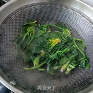 Make Cream shrimp, spinach step 2