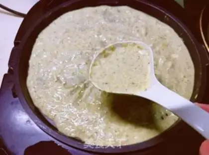 Make Eggs and bean rolls step 6