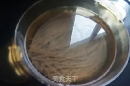 Make Bean juice for noodles step 1