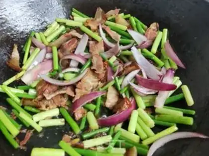 Make Garlic pork step 8