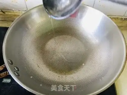 Make Garlic fried eggs step 3