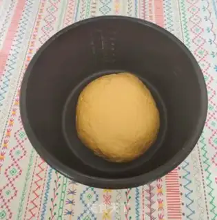 Make Pumpkin rolls step 4