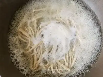 Make The spinach chicken gravy step 4