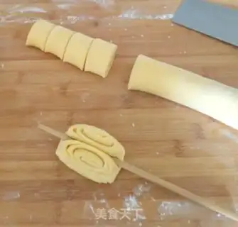 Make Pumpkin rolls step 9
