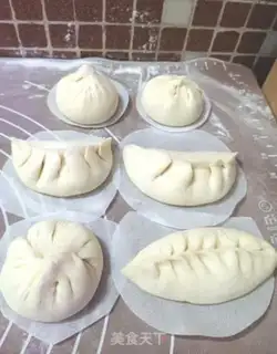 Make A gravy bun step 8