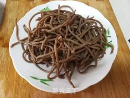 Make Spicy potato noodles step 0
