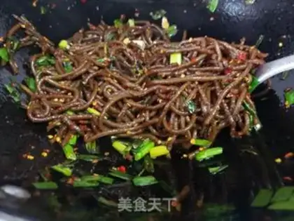 Make Spicy potato noodles step 4